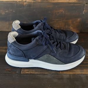 Everlane Tread Sneakers in Navy Nubuck